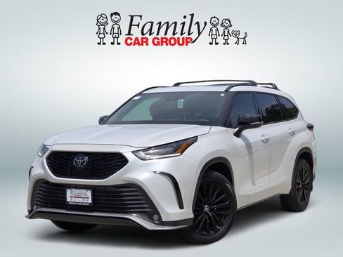 Used 2025 Toyota Highlander XSE AWD/4WD image 1