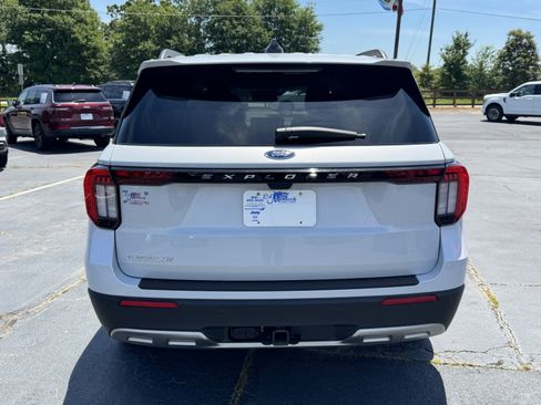 Certified 2026 Ford Explorer Active w/ Active Comfort Package RWD image 6