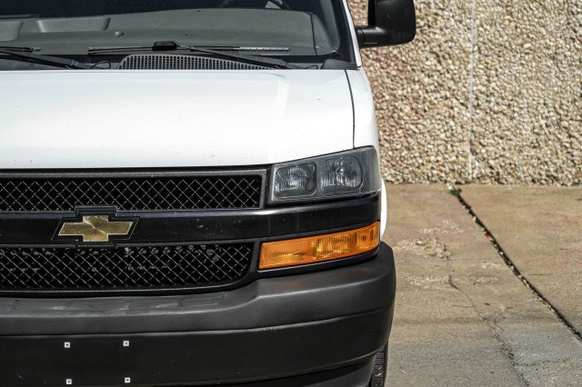 Used 2020 Chevrolet Express 3500 w/ Driver Convenience Package RWD image 30