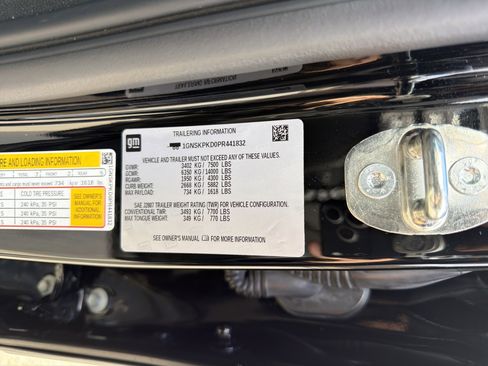 Used 2023 Chevrolet Tahoe Z71 w/ Luxury Package image 33