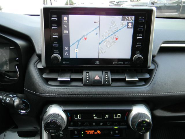 Used 2020 Toyota RAV4 Limited AWD/4WD image 12
