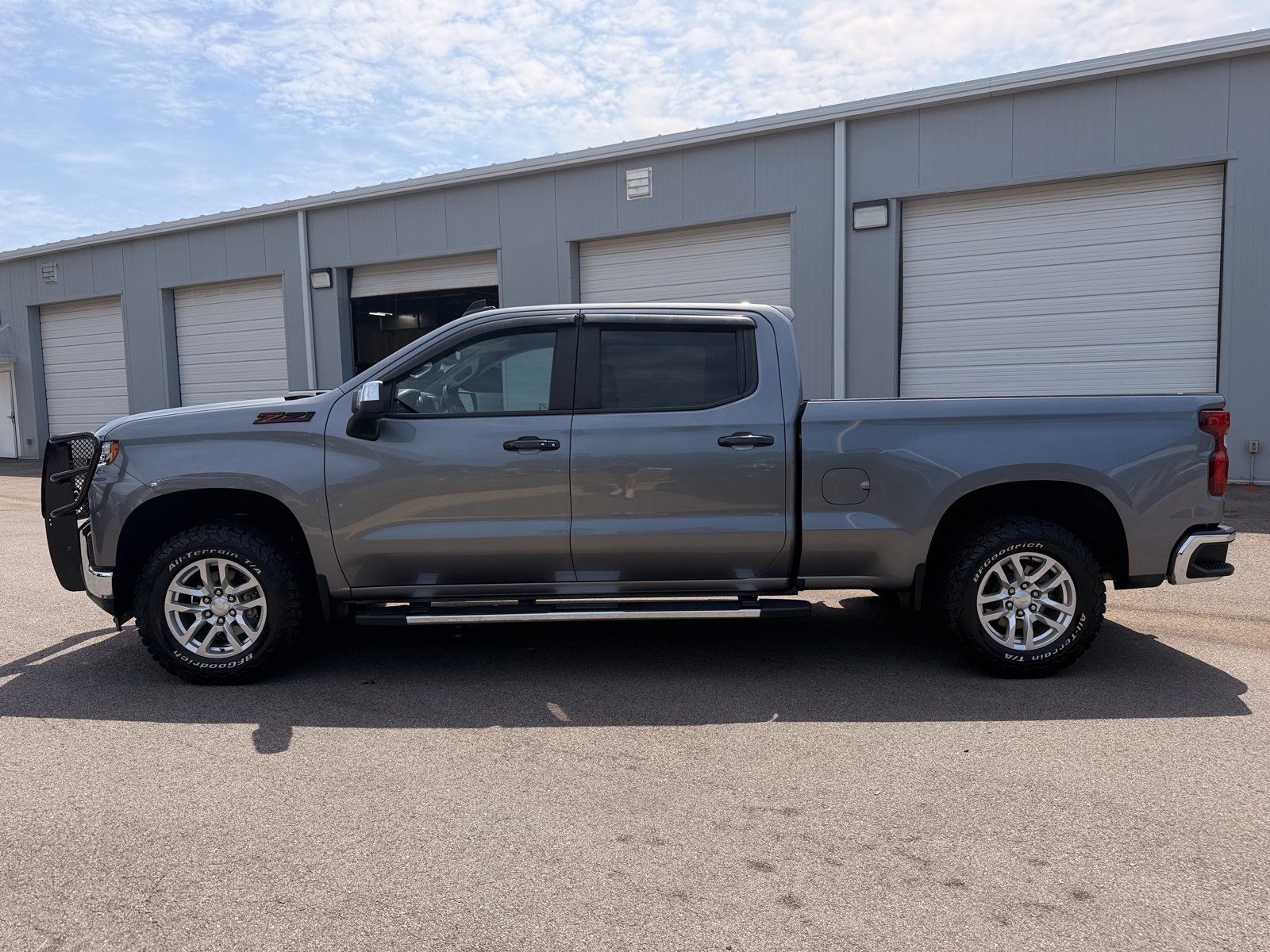 Used 2022 Chevrolet Silverado 1500 LT AWD/4WD image 9