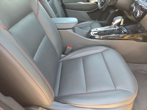 Used 2024 Chevrolet Trax RS w/ Sunroof Package FWD image 21