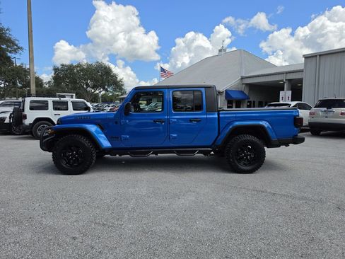 Used 2021 Jeep Gladiator Sport AWD/4WD image 5