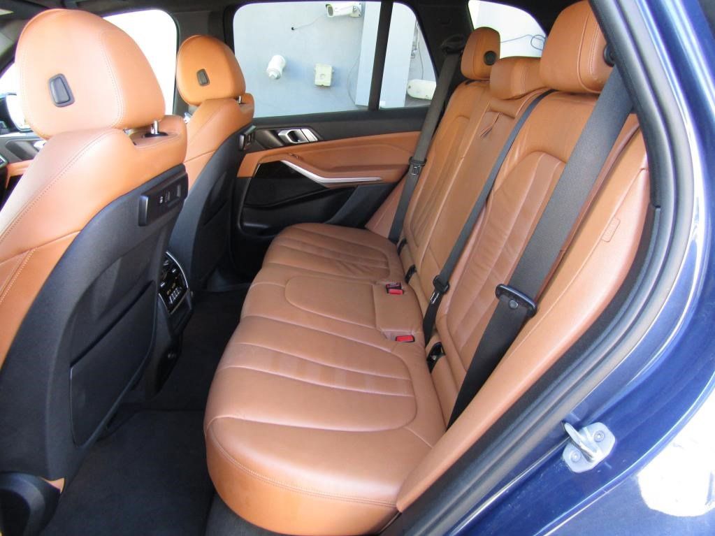 Used 2019 BMW X5 xDrive40i w/ Convenience Package AWD/4WD image 17
