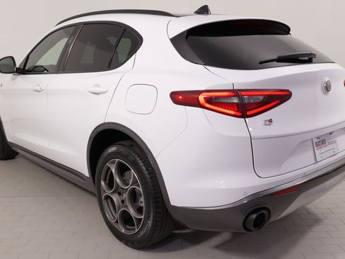 Used 2023 Alfa Romeo Stelvio Ti image 15