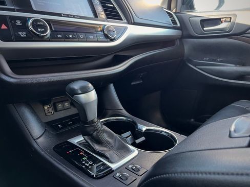 Used 2018 Toyota Highlander XLE image 54