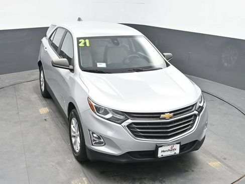 Used 2021 Chevrolet Equinox LS AWD/4WD image 32