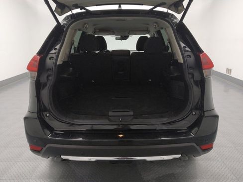 Used 2020 Nissan Rogue SV image 29