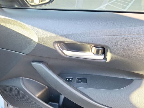 Used 2021 Toyota Corolla LE image 34