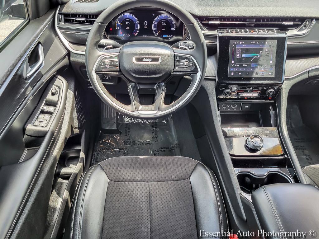 Used 2023 Jeep Grand Cherokee L Laredo RWD image 13