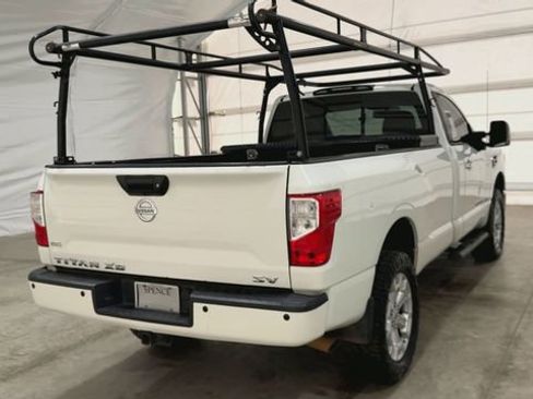 Used 2017 Nissan Titan SV image 8