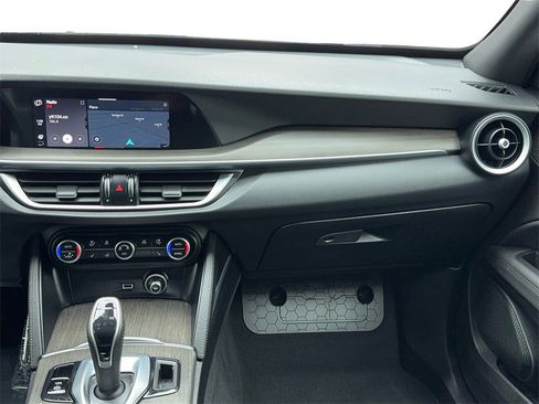 Used 2022 Alfa Romeo Stelvio Ti image 18