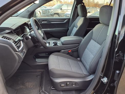 New 2026 GMC Acadia Elevation w/ LPO, Floor Liner Package AWD/4WD image 4