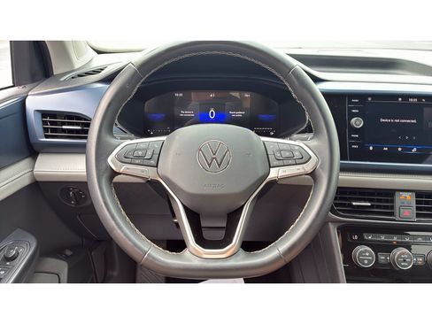 Used 2024 Volkswagen Taos SE FWD image 19