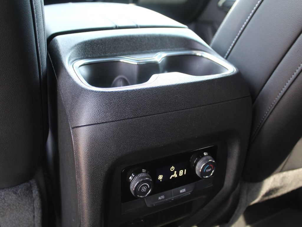 Used 2026 Chevrolet Traverse LT AWD/4WD image 13
