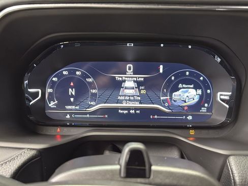 Used 2023 GMC Yukon Denali w/ Denali Reserve Package image 14