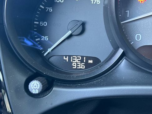 Used 2022 Porsche Macan S AWD/4WD image 25