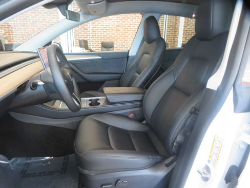 Used 2024 Tesla Model Y Long Range AWD/4WD image 15
