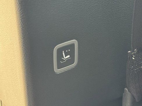 New 2026 Chrysler Pacifica Select image 37