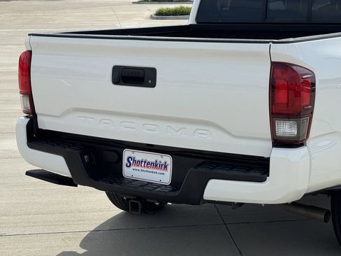 Used 2021 Toyota Tacoma SR w/ SR Convenience Package RWD image 6