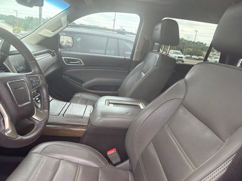 Used 2018 GMC Yukon Denali w/ Denali Ultimate Package RWD image 2