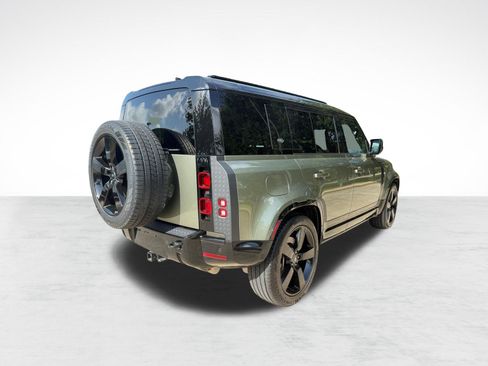 Used 2024 Land Rover Defender 110 X-Dynamic SE AWD/4WD image 9