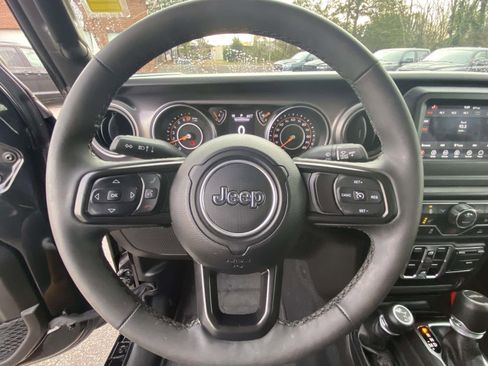 Used 2023 Jeep Gladiator Sport image 19