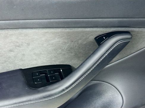 Used 2018 Tesla Model 3 Long Range AWD/4WD image 22