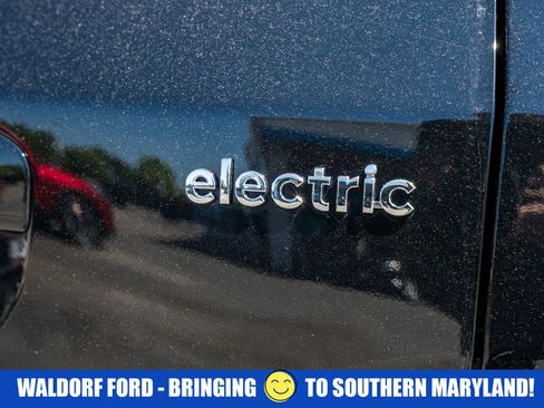 Used 2023 Hyundai Kona SEL FWD image 7