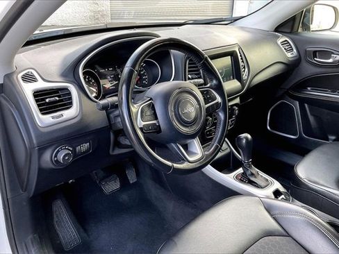 Used 2019 Jeep Compass Latitude image 14