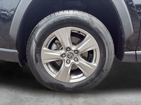 Used 2024 Toyota RAV4 XLE FWD image 21
