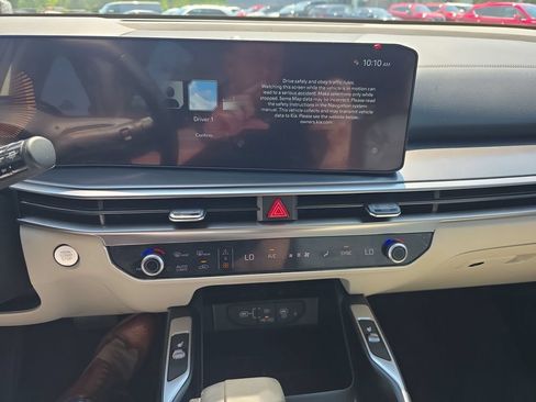 Certified 2025 Kia Sorento S w/ Panoramic Sunroof Package AWD/4WD image 18
