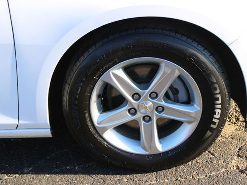 Used 2024 Chevrolet Malibu LT image 47