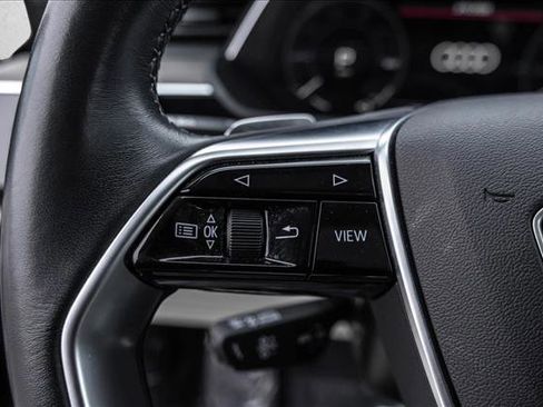 Used 2024 Audi Q8 e-tron Premium Plus w/ Premium Plus Package image 14