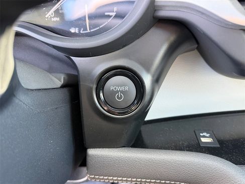 Used 2025 Toyota Sienna XLE w/ XLE Plus Package image 23