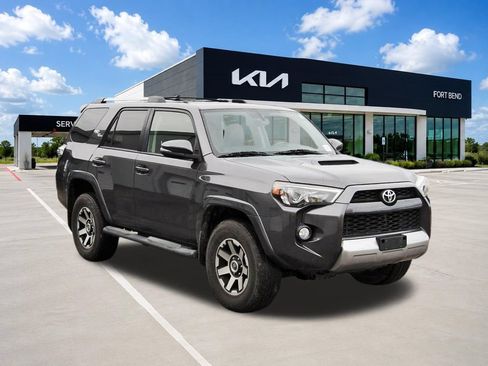 Used 2018 Toyota 4Runner TRD Off-Road Premium AWD/4WD image 3