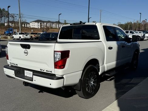 Used 2024 Nissan Titan SV w/ SV Convenience Package image 6