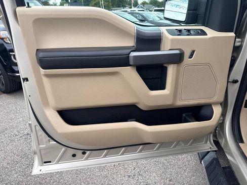 Used 2017 Ford F150 XLT w/ Equipment Group 302A Luxury AWD/4WD image 9