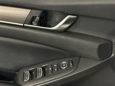 Used 2018 Honda Accord LX image 12