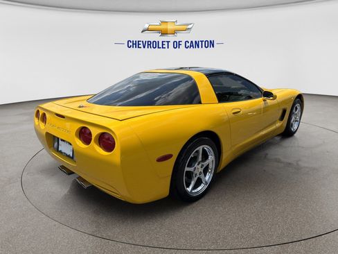 Used 2000 Chevrolet Corvette Coupe w/ Roof Pkg RWD image 5