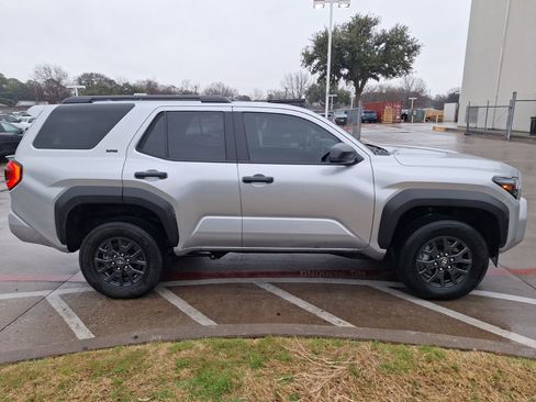 Used 2025 Toyota 4Runner SR5 image 7