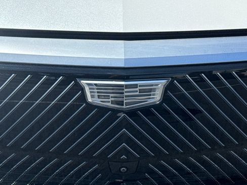Used 2024 Cadillac Lyriq Luxury RWD image 8