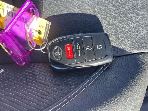 Used 2025 Toyota Camry SE image 35