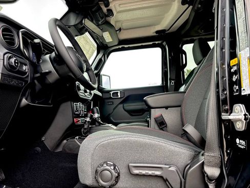 New 2026 Jeep Gladiator Rubicon w/ Safety Group image 10