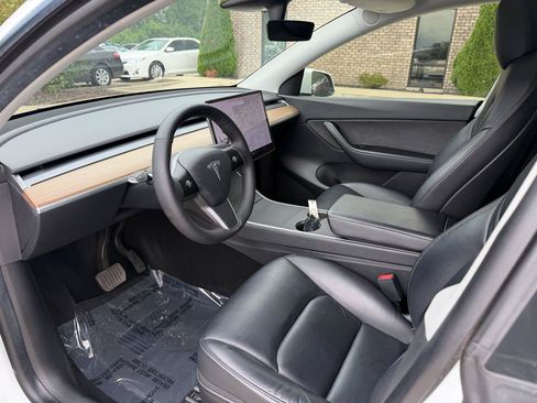 Used 2021 Tesla Model Y Long Range AWD/4WD image 10
