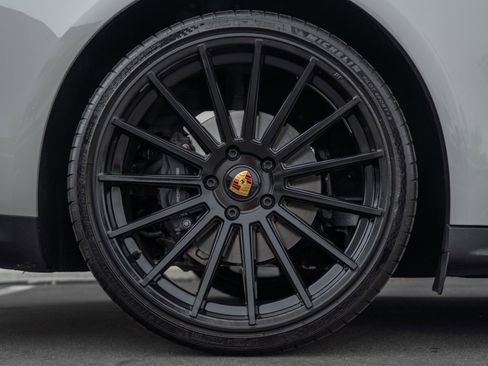 Used 2023 Porsche Panamera 4 Platinum Edition w/ Assistance Package image 12