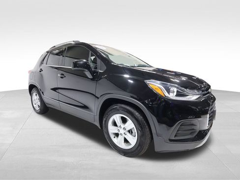 Used 2019 Chevrolet Trax LT w/ LPO, Cargo Package image 6
