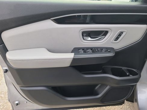 Certified 2023 Honda Pilot Touring image 10