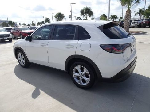 Certified 2025 Honda HR-V LX image 6